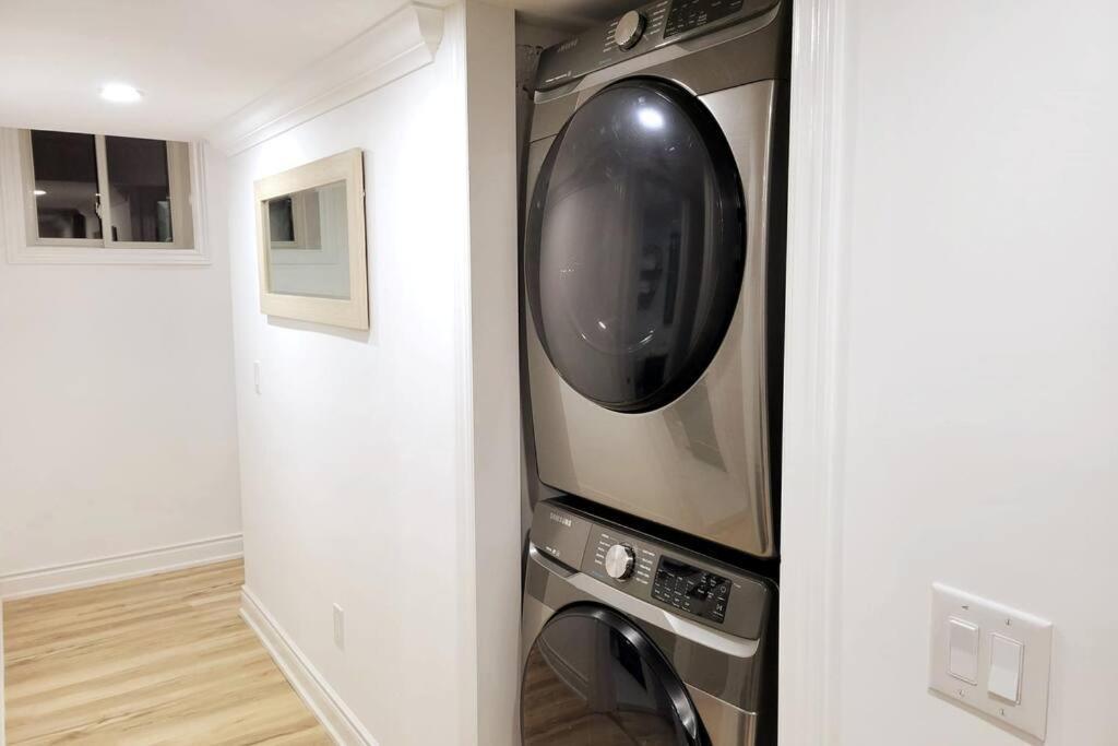 Modern Oasis In Richmond Hill, The Place For You! Lejlighed Eksteriør billede