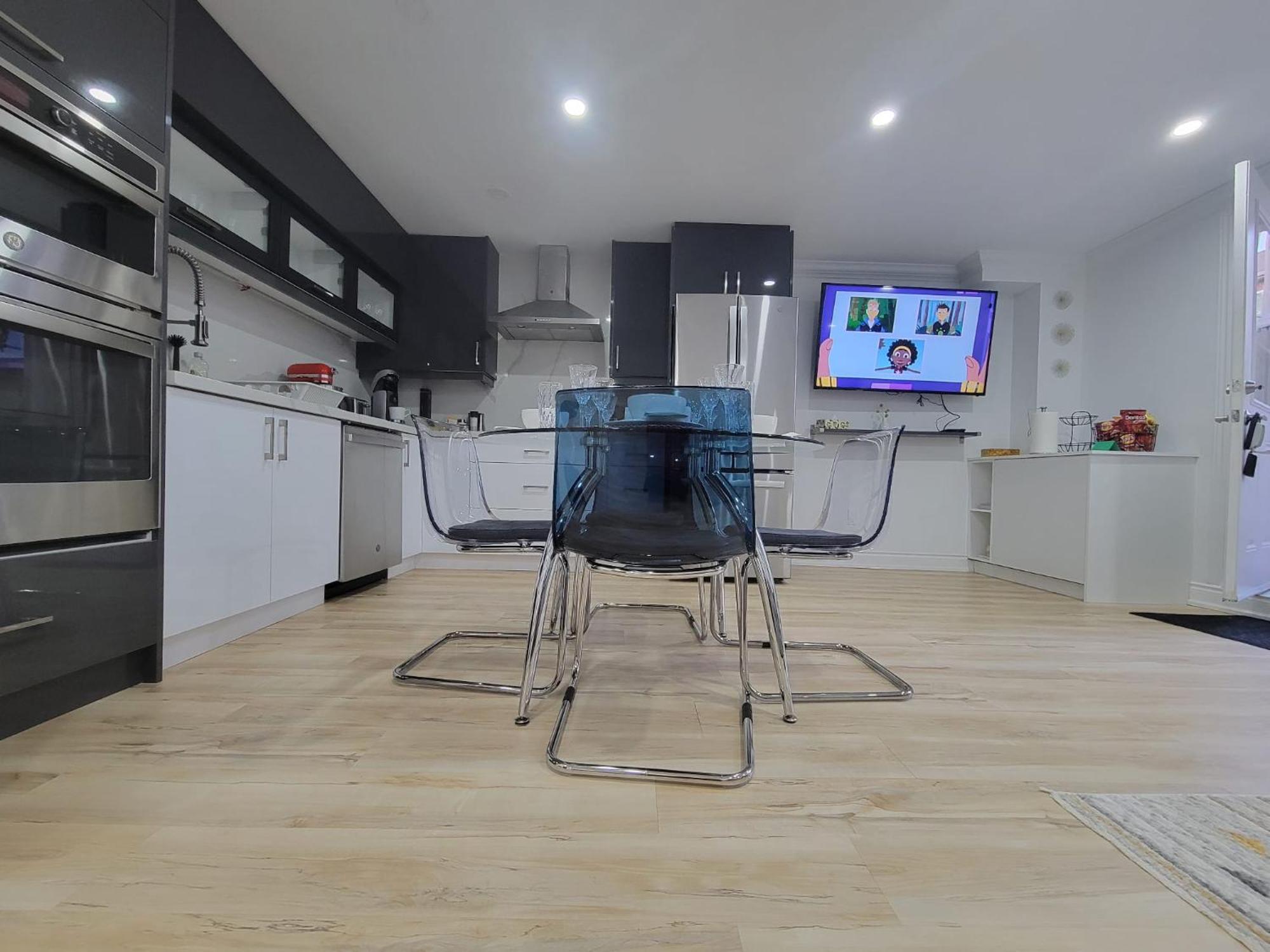 Modern Oasis In Richmond Hill, The Place For You! Lejlighed Eksteriør billede
