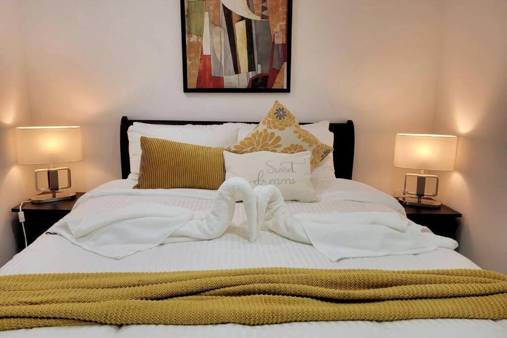 Modern Oasis In Richmond Hill, The Place For You! Lejlighed Eksteriør billede